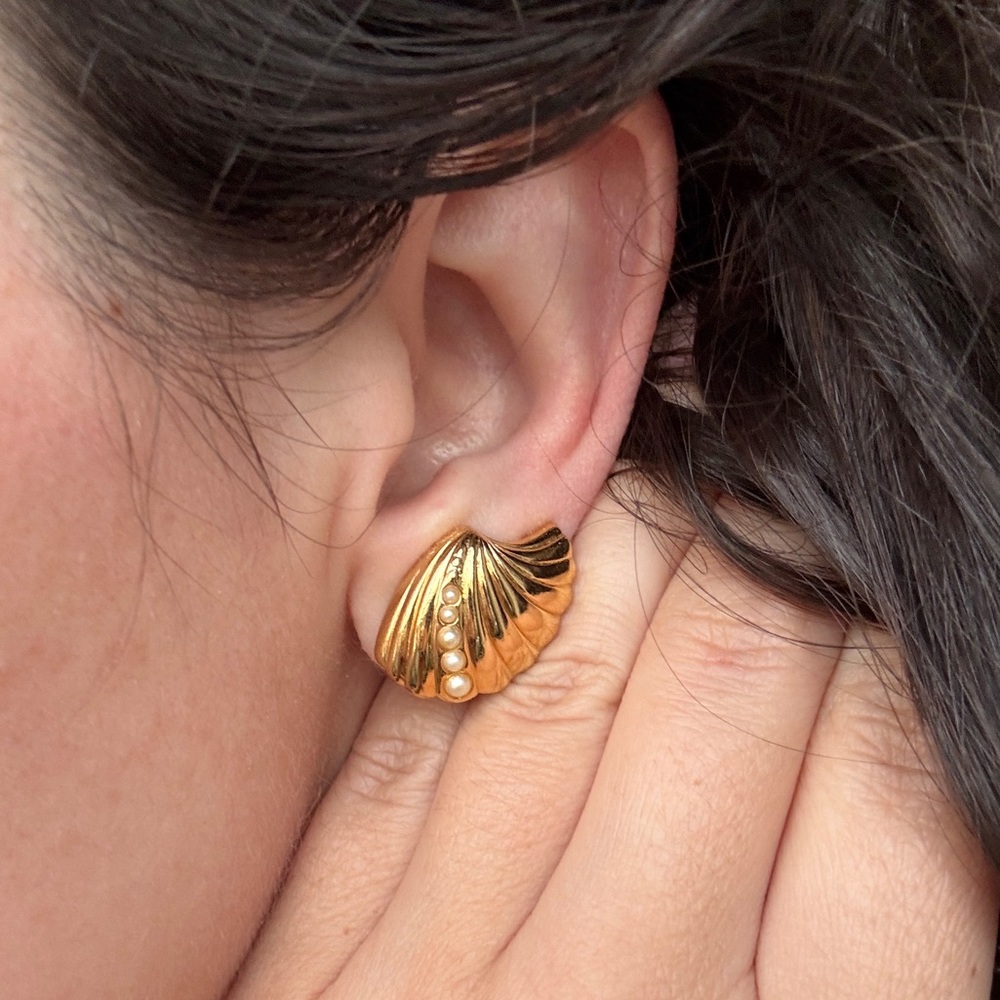 Vintage Trifari Gold-Tone Pearl Accent Clip-On Earrings - Women Jewelry